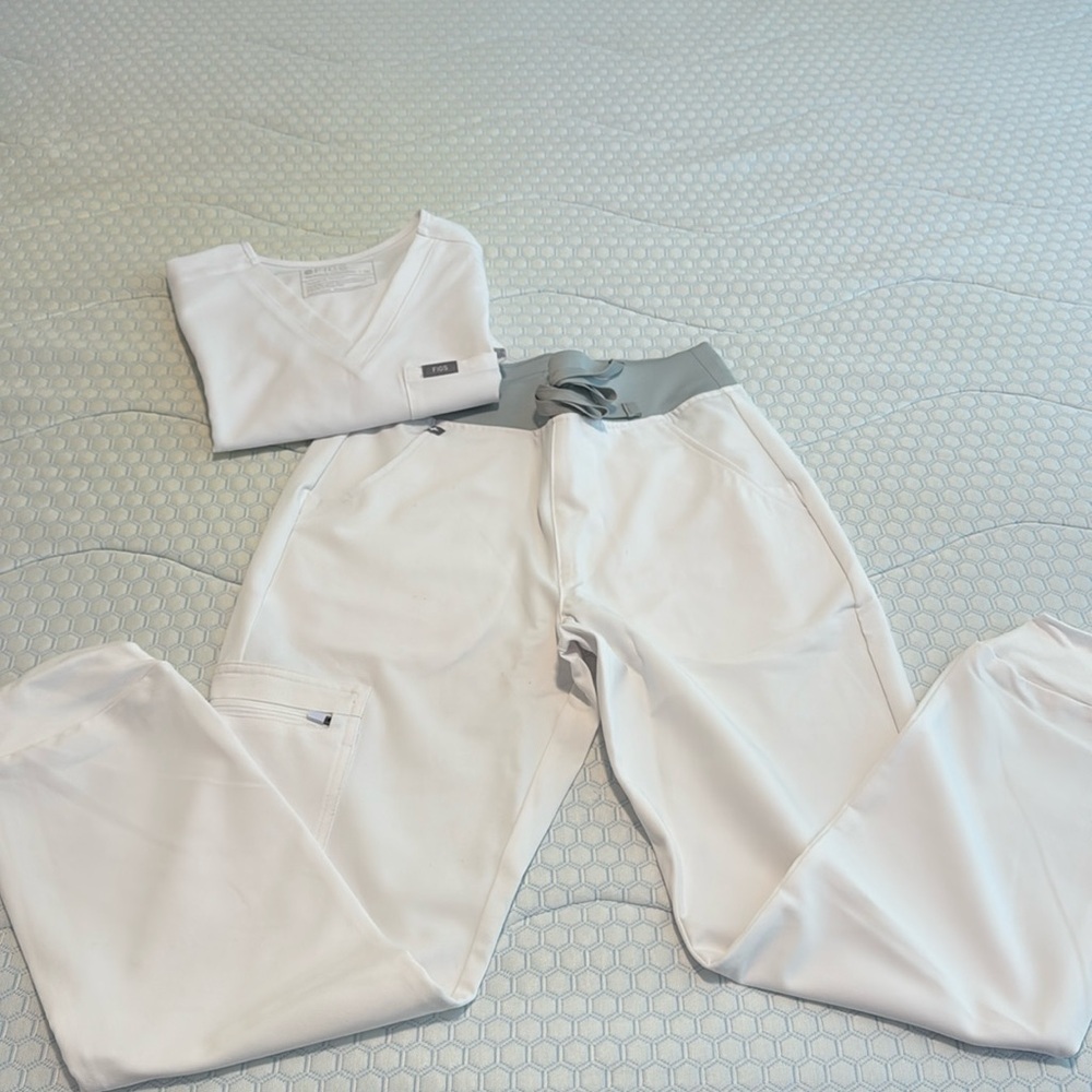 White Figs Scrub Set